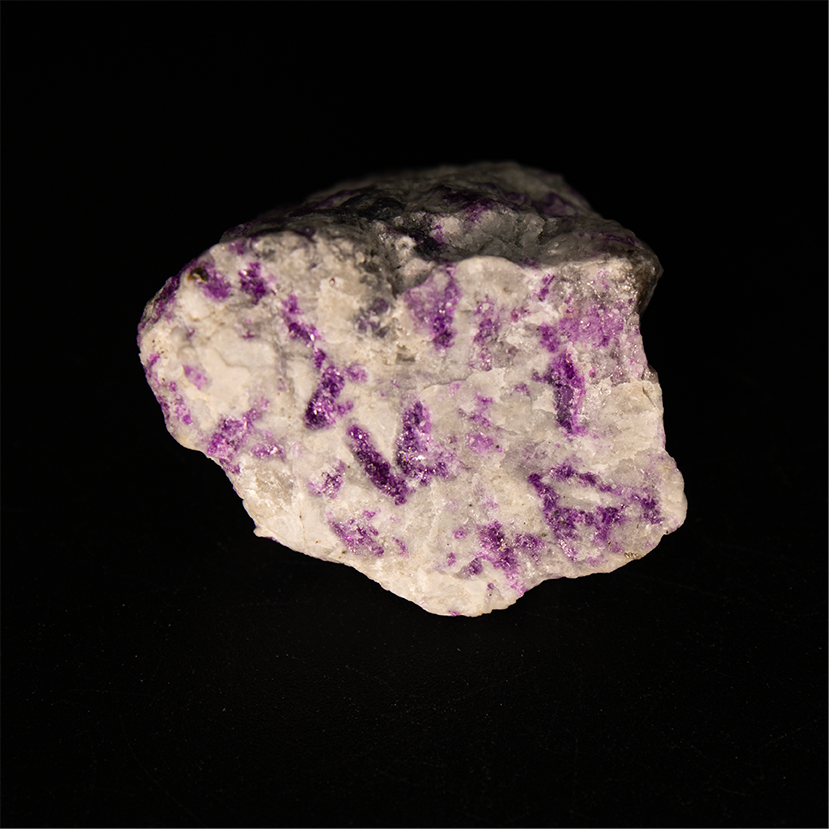 Sodalita var. Hackmanita - 3,0 x 2,0 x 2,2 cm - 12,2 g