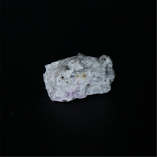 Sodalita var. Hackmanita - 2,3 x 1,7 x 1,0 cm - 4,0 g