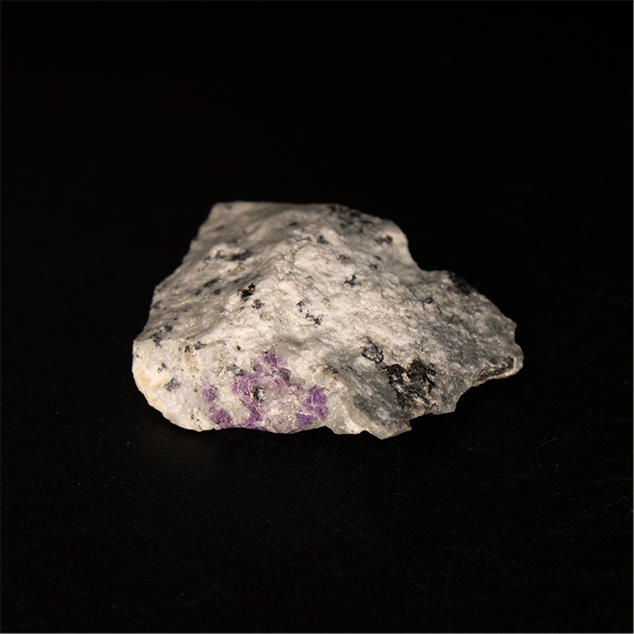 Sodalita var. Hackmanita - 2,3 x 2,0 x 0,8 cm - 4,9 g