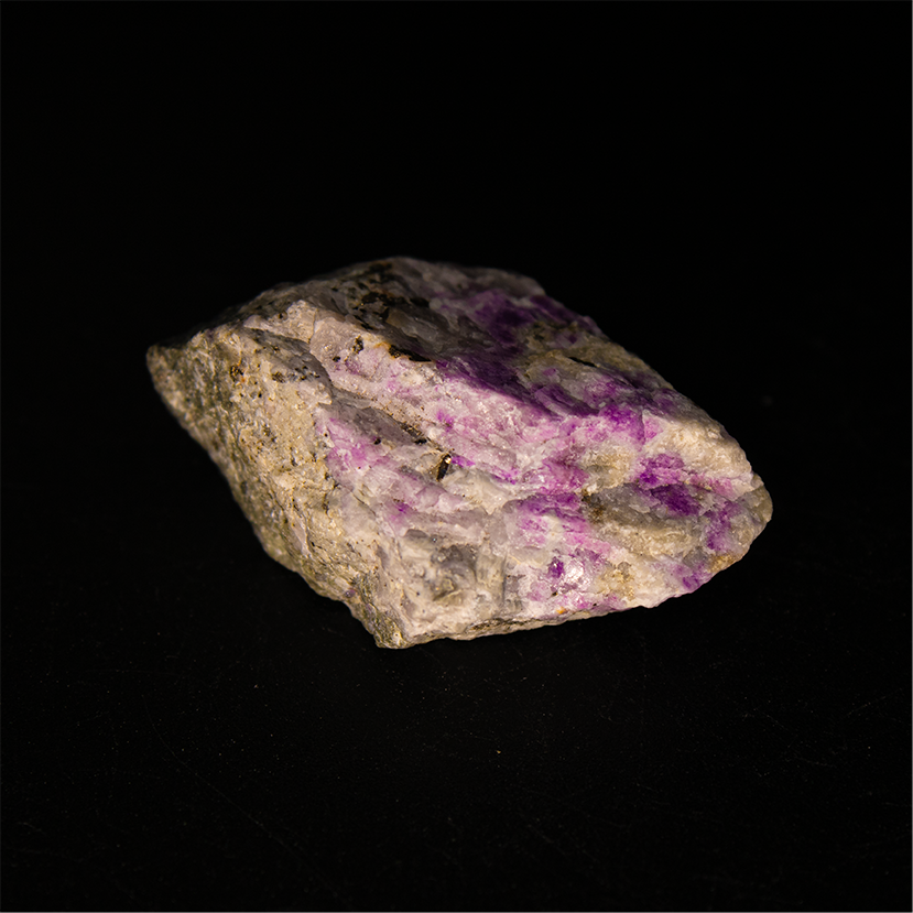 Sodalita var. Hackmanita - 3,3 x 2,5 x 1,5 cm - 7,7 g