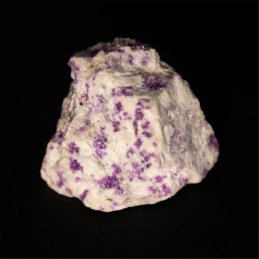 Sodalita var. Hackmanita - 3,0 x 2,0 x 2,2 cm - 12,2 g