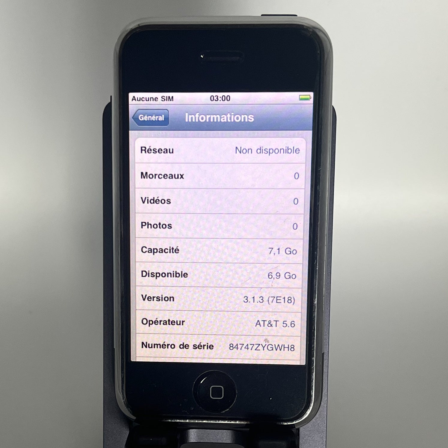 iPhone 2G - 8 Go - iOS 3.1.3 - Verrouillé - Fonctionne parfaitement
