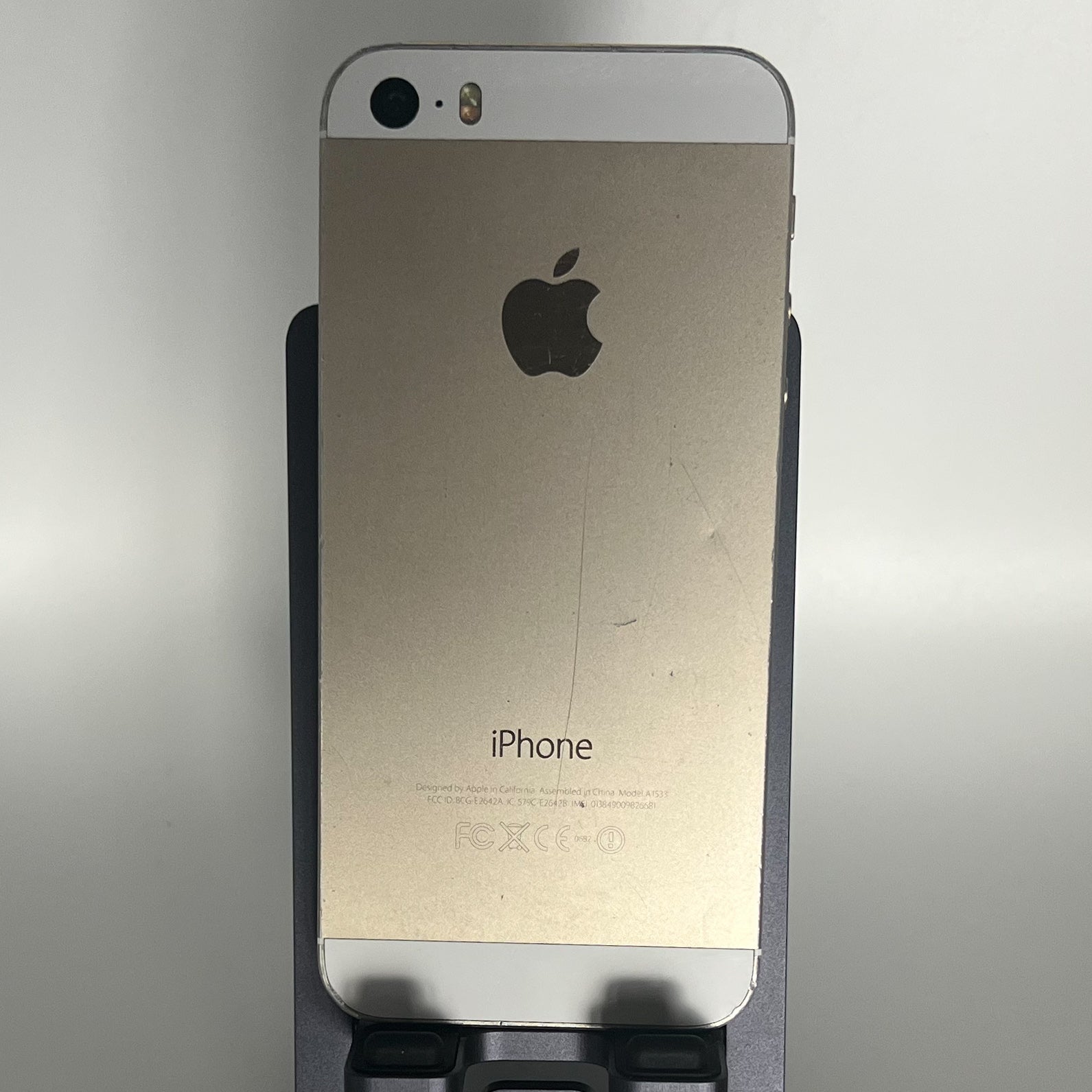 iPhone 5S - iOS 11.2.5 - Unlocked - 16GB - Battery 84%