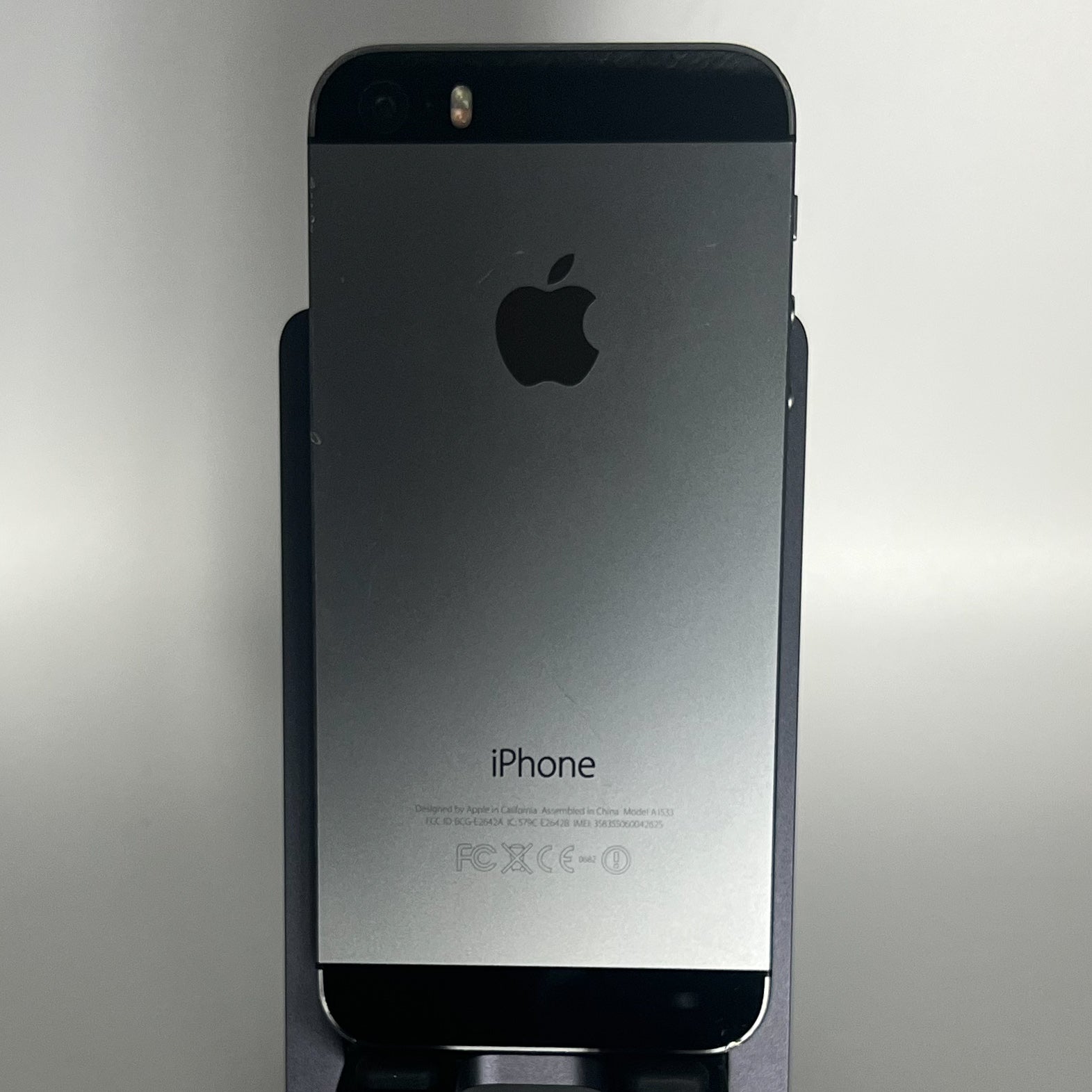 iPhone 5S - iOS 8.1.2 (RARE) - Unlocked - 64GB - Battery 86%