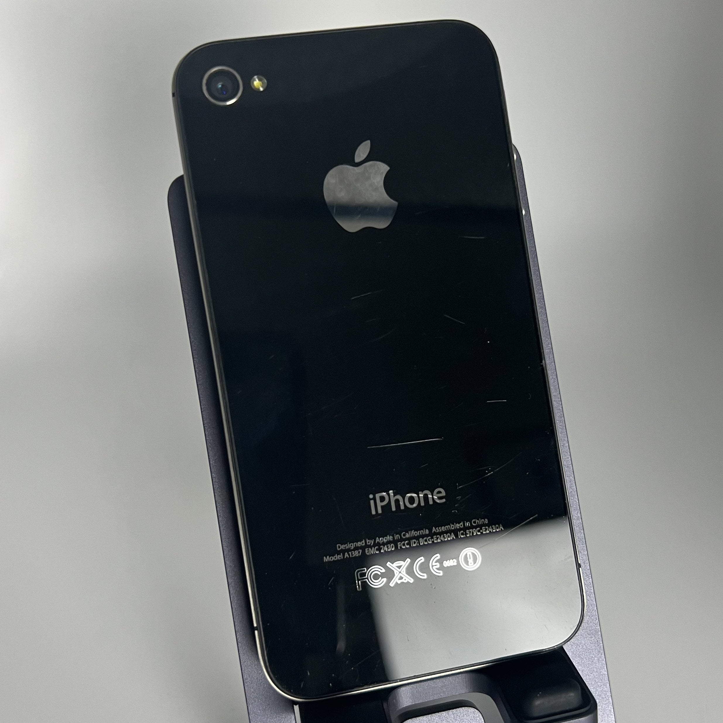 iPhone 4S - Works fine - 8GB - iOS 9.3.6 - Battery 91% - Unlocked