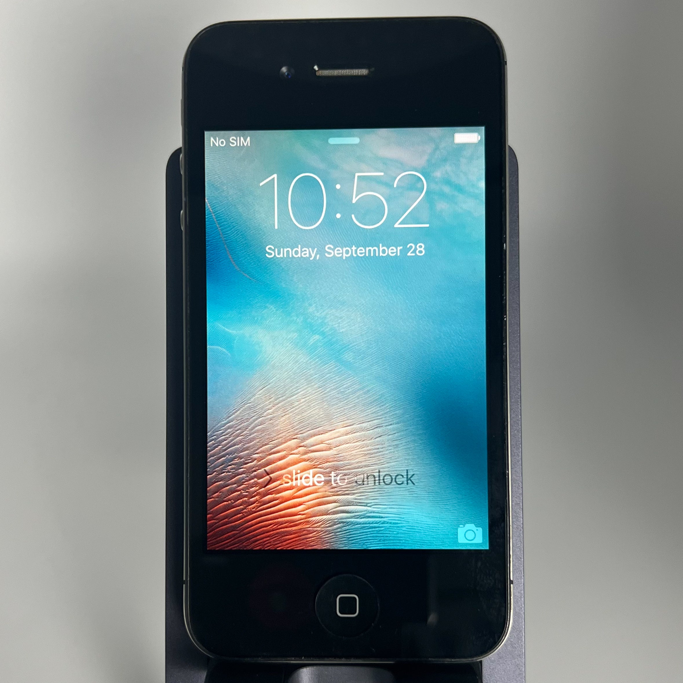 iPhone 4S - Works fine - 8GB - iOS 9.3.6 - Battery 91% - Unlocked