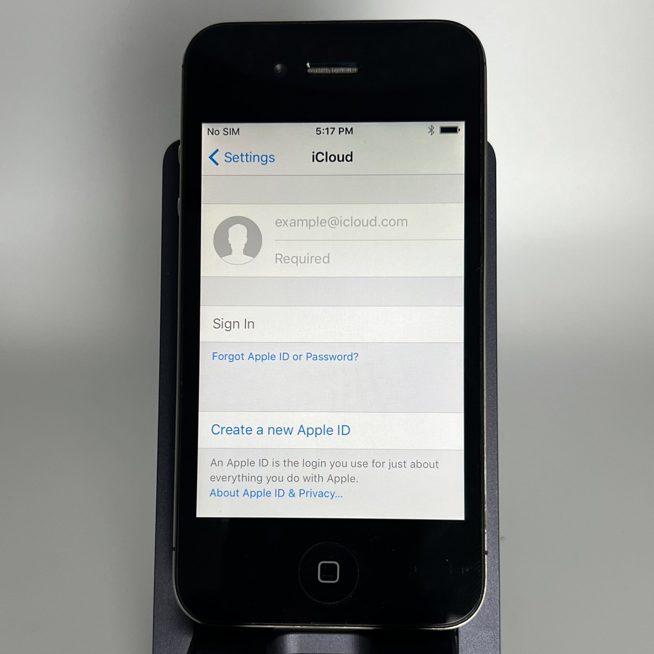 iPhone 4S - Works fine - 8GB - iOS 9.3.6 - Battery 88% - Unlocked