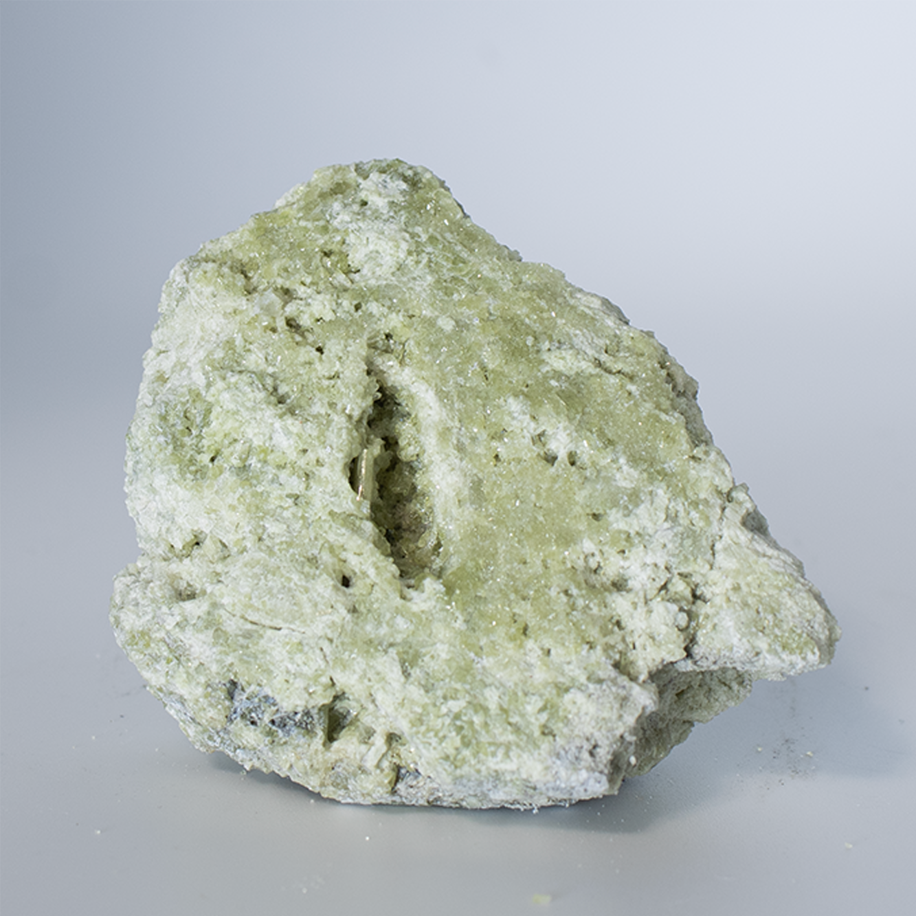 Vesuvianite - 5.5 x 4.5 x 2.5 cm - 63.3 g