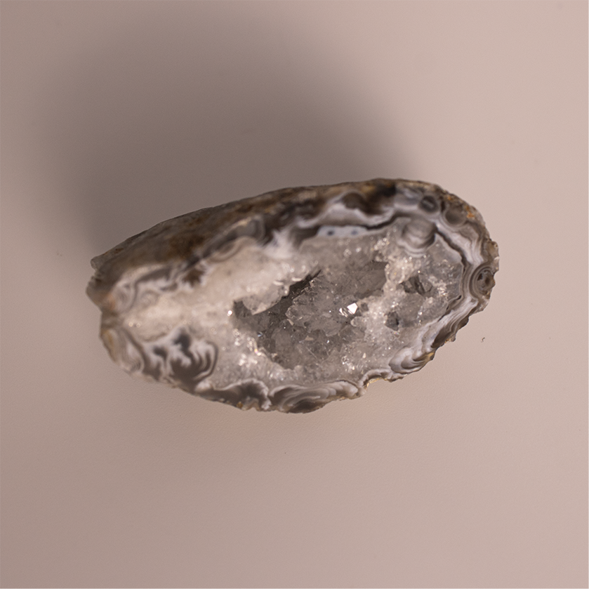 Ágata - Pulida y Teñida - 4,0 x 2,3 x 2,1 cm - 24,7 g