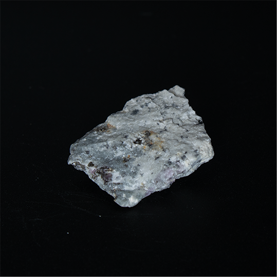 Sodalite var. Hackmanite - 2.3 x 2.0 x 0.8 cm - 4.9 g