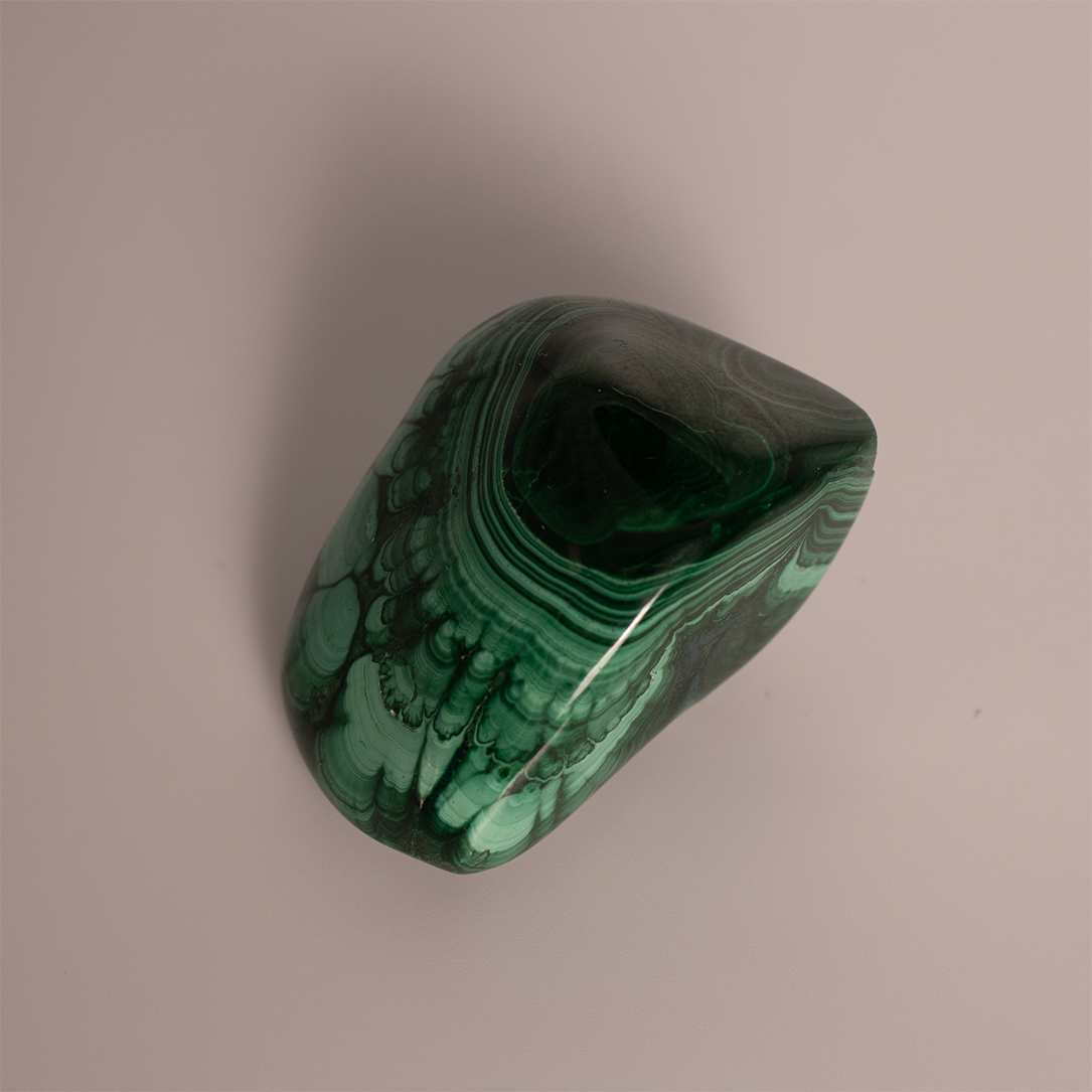 Malachite - Polished - 2.5 x 4.0 x 2.5 cm - 38.3g