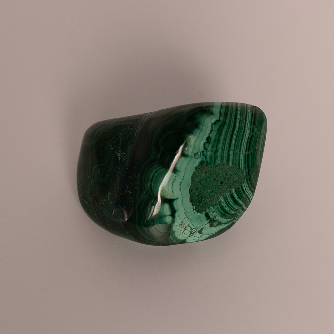 Malachite - Polished - 2.5 x 4.0 x 2.5 cm - 38.3g