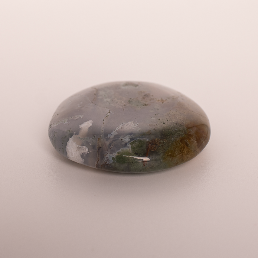 Moss Agate - Polished - 4.3 x 4.0 x 1.0 cm - 28.3 g