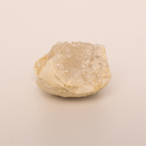 Quartz - 2.5 x 2.5 x 2.0 cm - 12.7g