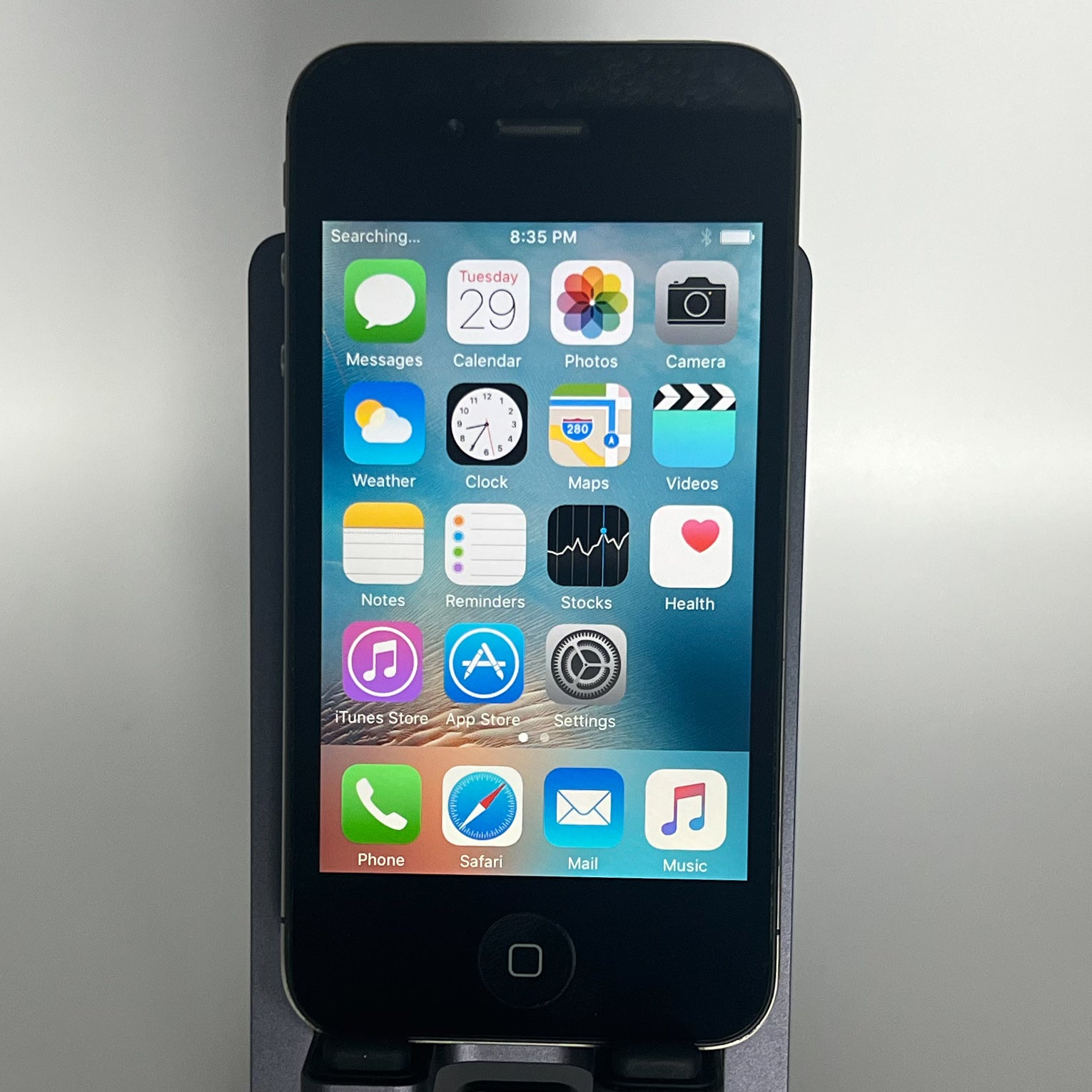 iPhone 4S - Unlocked - Works fine - 16GB - iOS 9.3.6