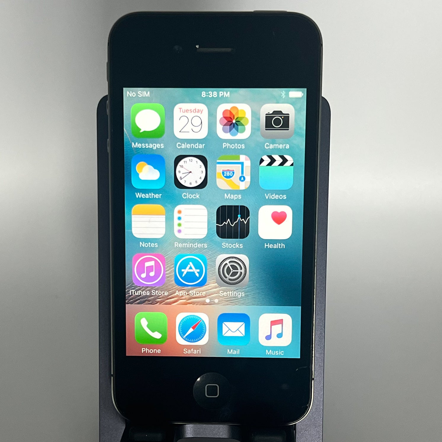 iPhone 4S - Unlocked - Works fine - 8GB - iOS 9.3.6