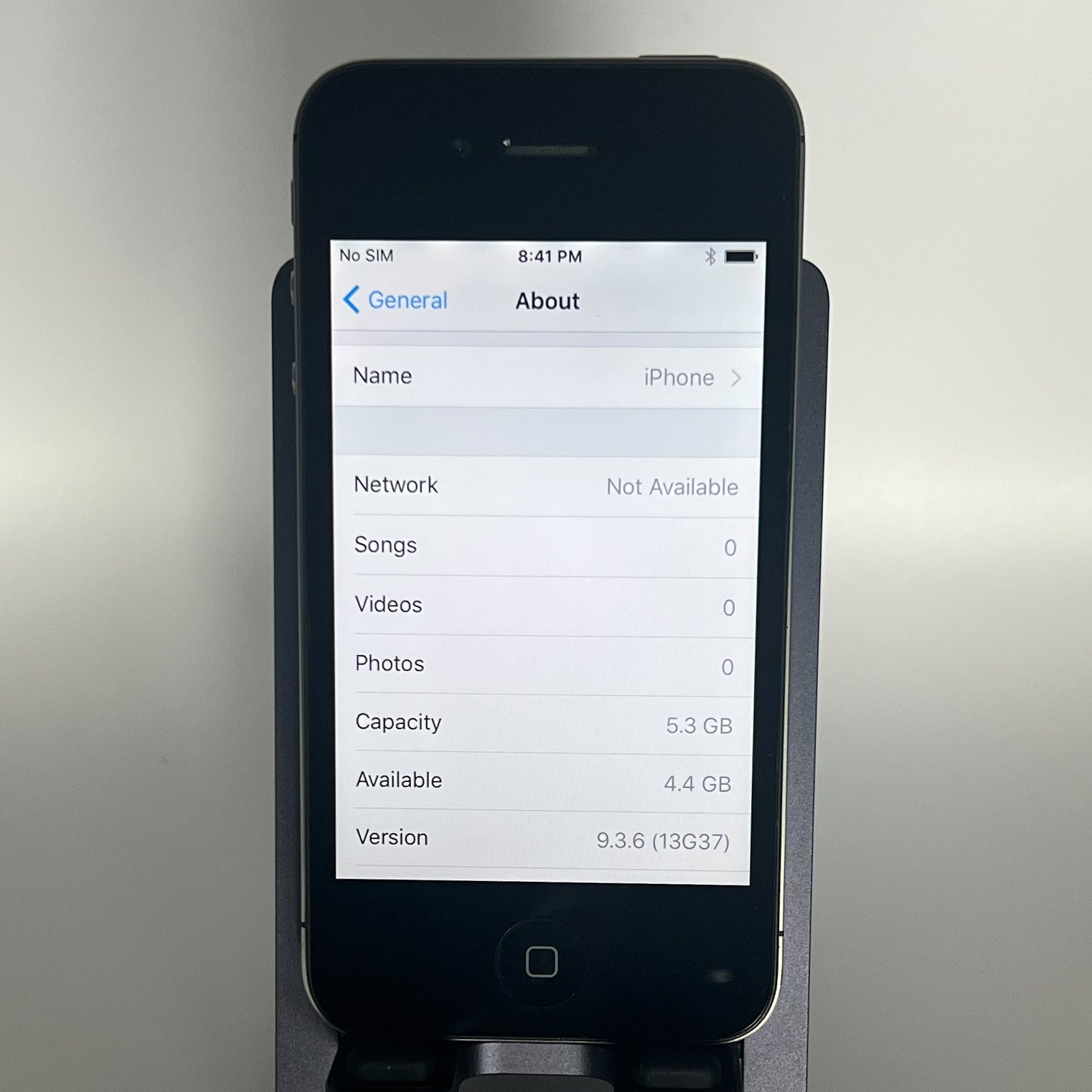 iPhone 4S - Unlocked - Works fine - 8GB - iOS 9.3.6 - NEW BATTERY