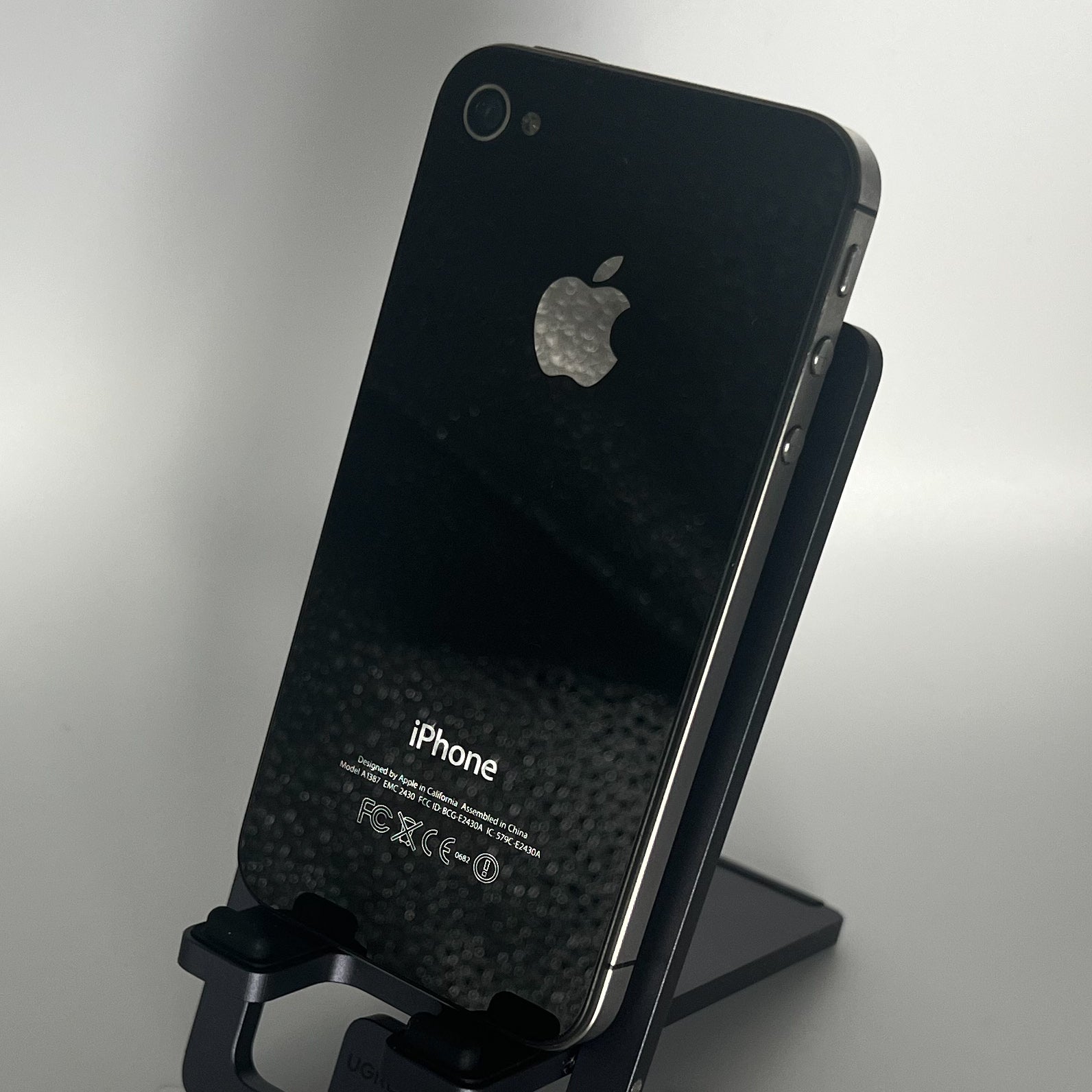 iPhone 4S - Works fine - 32GB - iOS 9.3.6 - Battery 82%