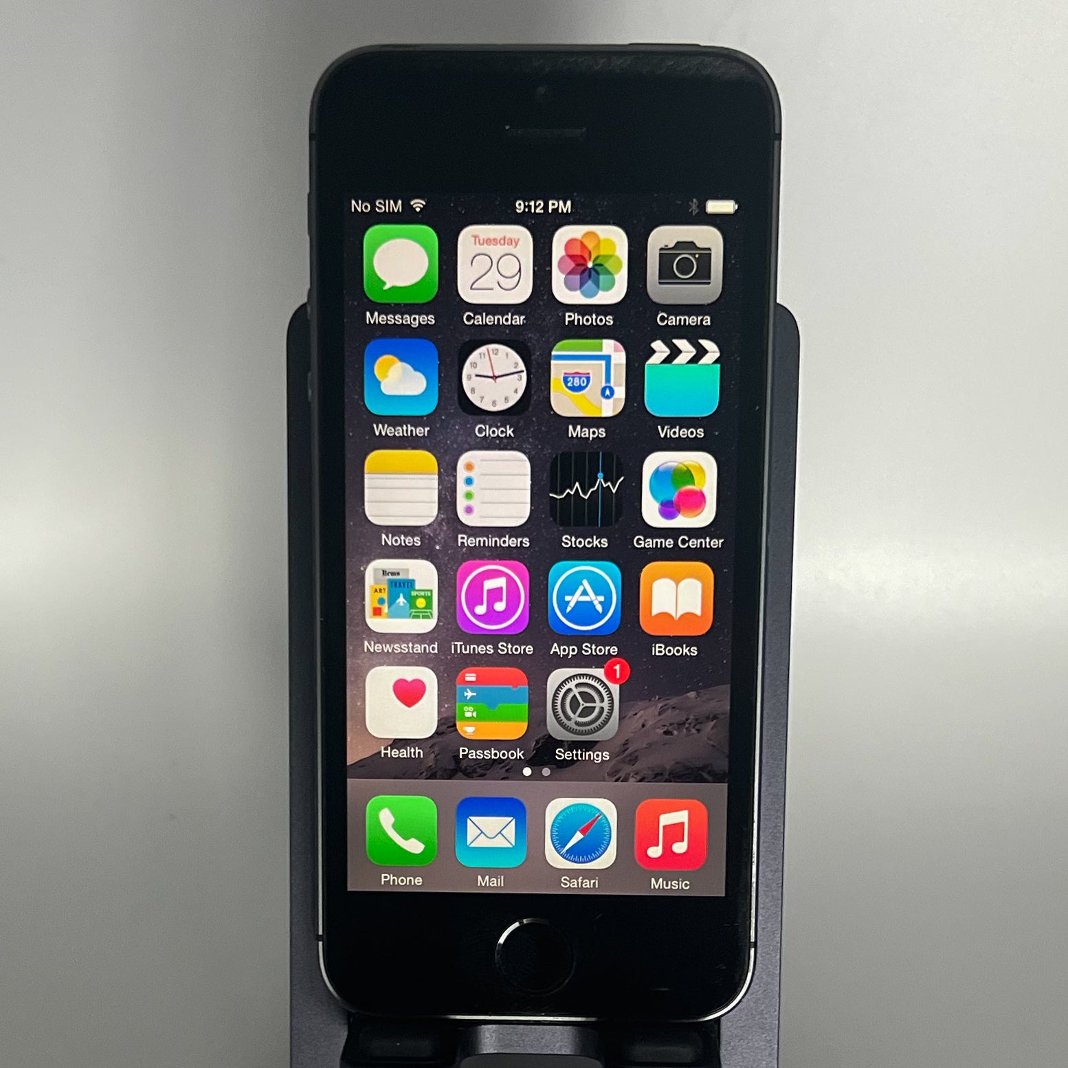 iPhone 5S - iOS 8.1.2 (RARE) - Unlocked - 64GB - Battery 86%
