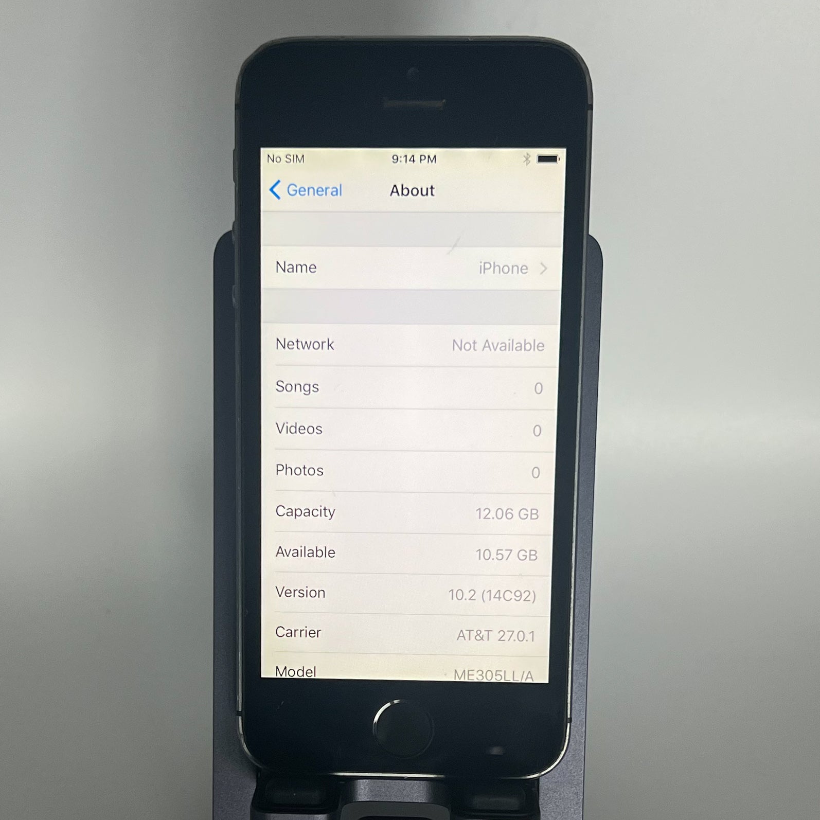 iPhone 5S - iOS 10.2 (RARE) - Unlocked - 16GB - Battery 92%