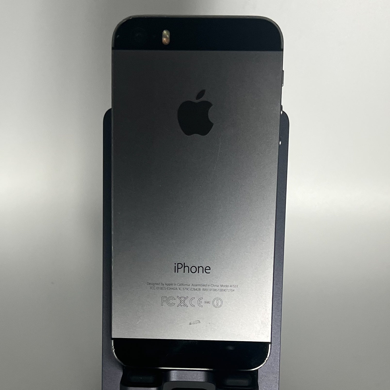iPhone 5S - iOS 10.2 (RARE) - Unlocked - 16GB - Battery 92%