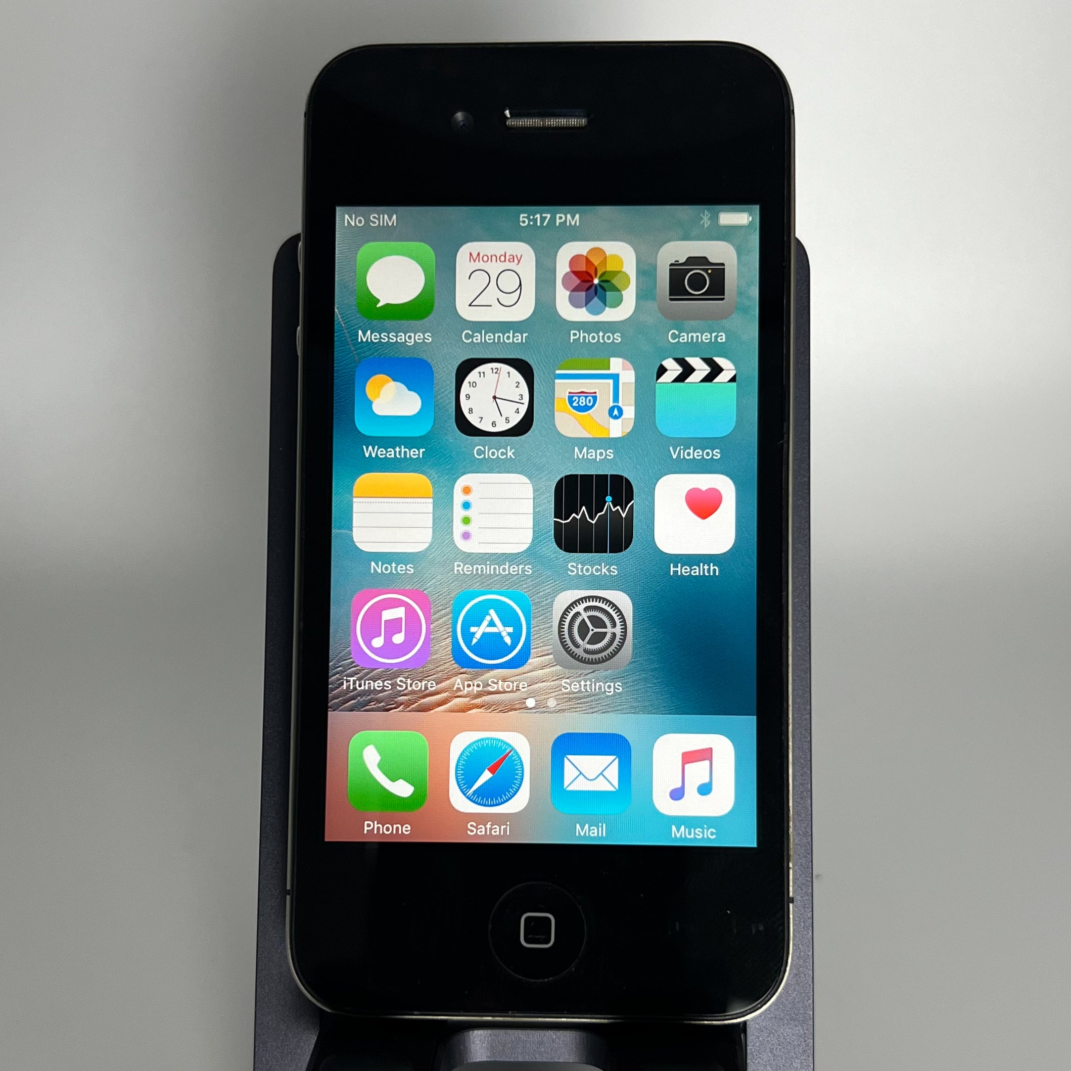 iPhone 4S - Works fine - 8GB - iOS 9.3.6 - Battery 88% - Unlocked